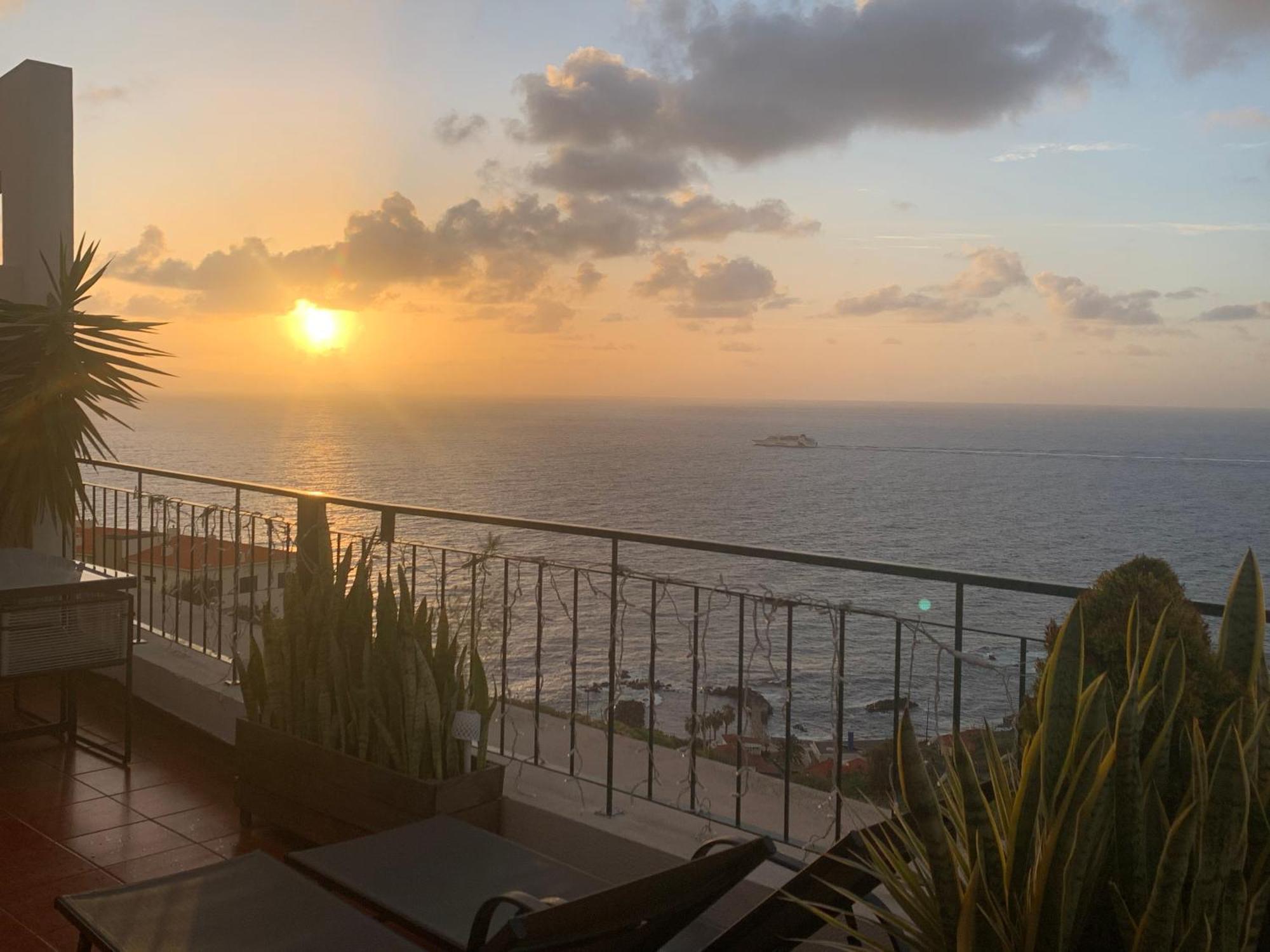 Oceanview Penthouse Apartment Canico  Exterior photo